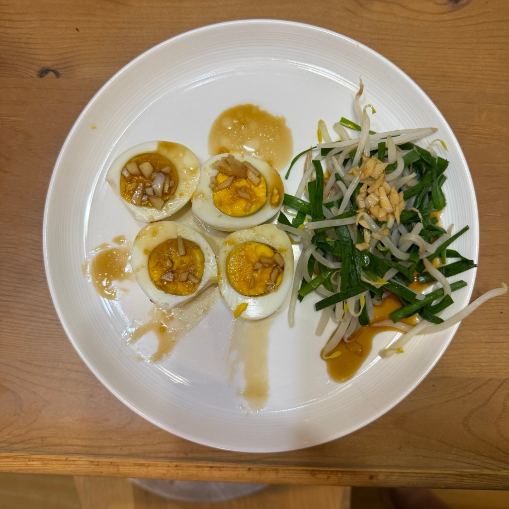 Boiled Eggs with&nbsp;Garlic